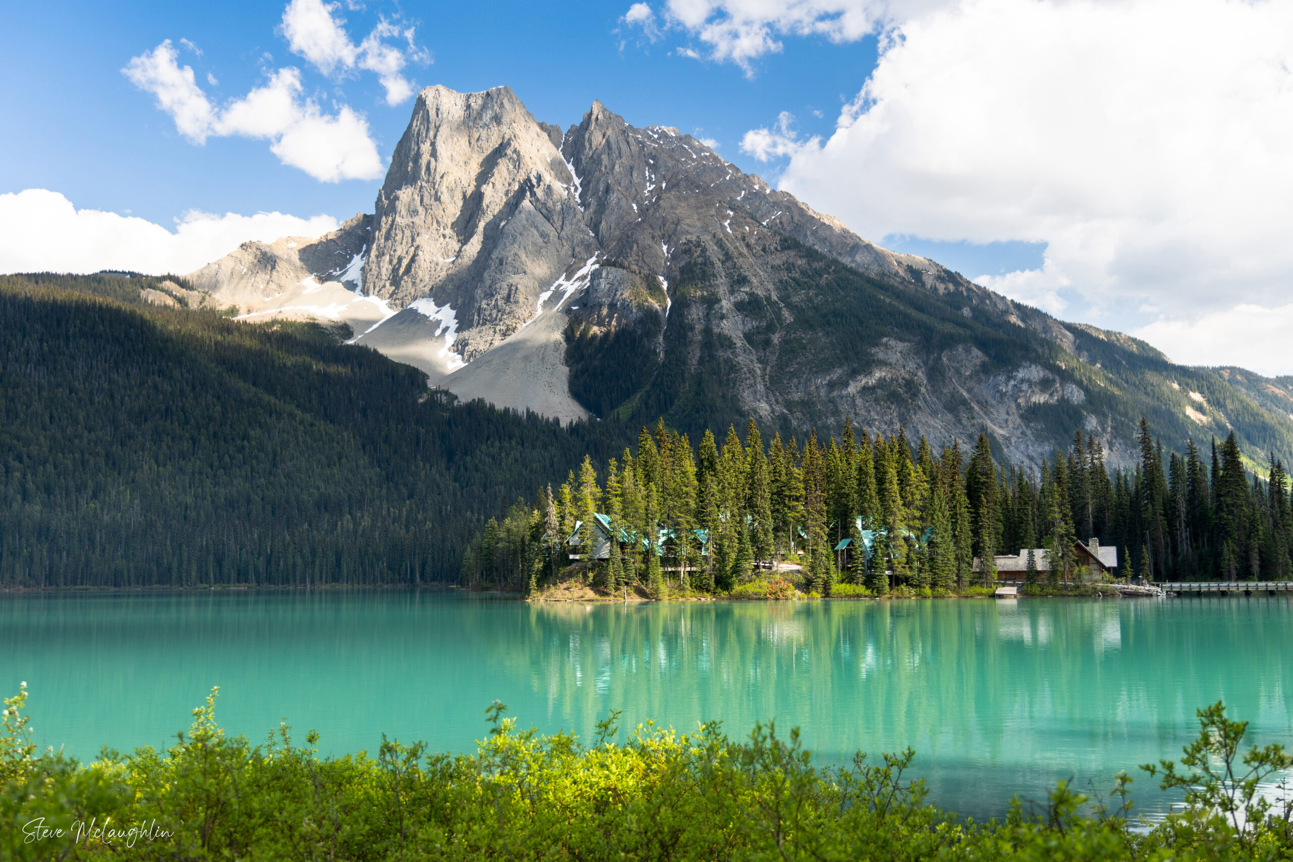 Visiting Emerald Lake: Drive Guide & Tips for Yoho's Jewel